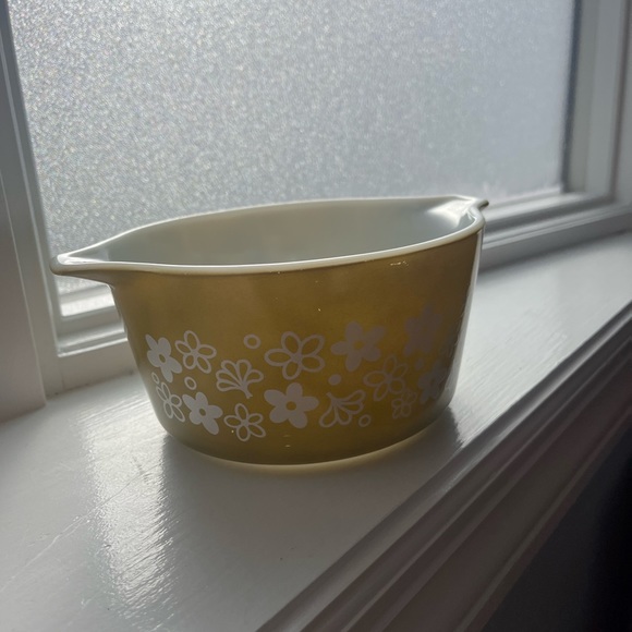 Vintage PYREX Spring Blossom 1 Quart Baking/ Casserole Dish - Picture 11 of 11